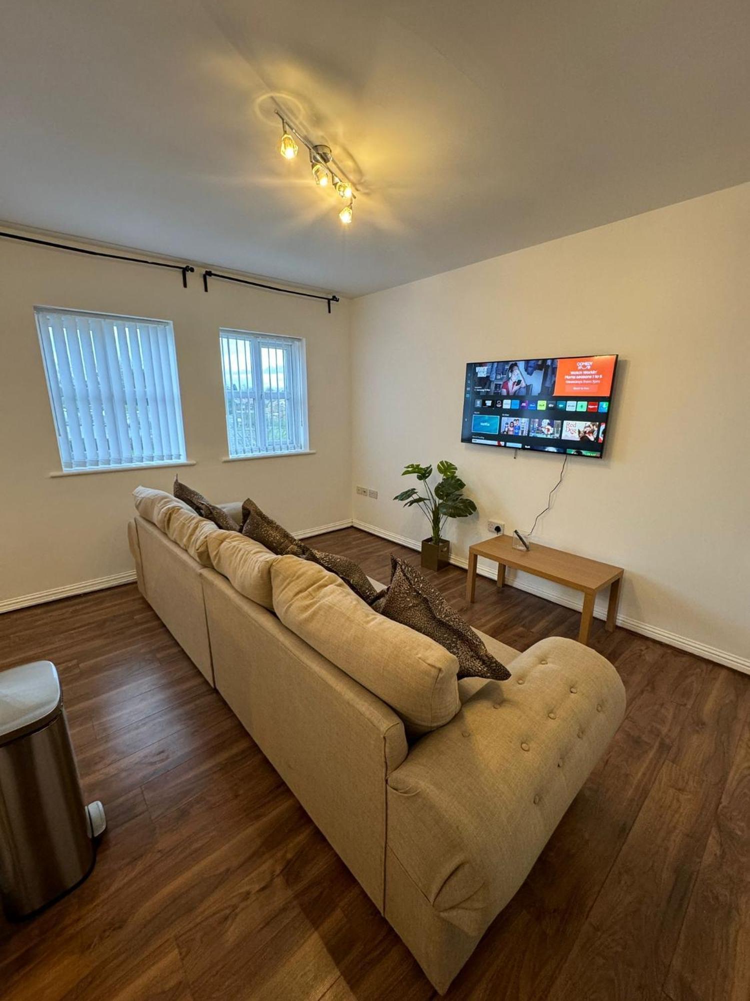 Apartment Sleeps 5-netflix-parkg-near Centre-etihad-coop Live Manchester